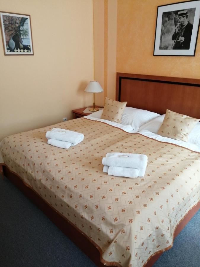 Apartmany Cesky Dvur Marianske Lazne Exterior photo