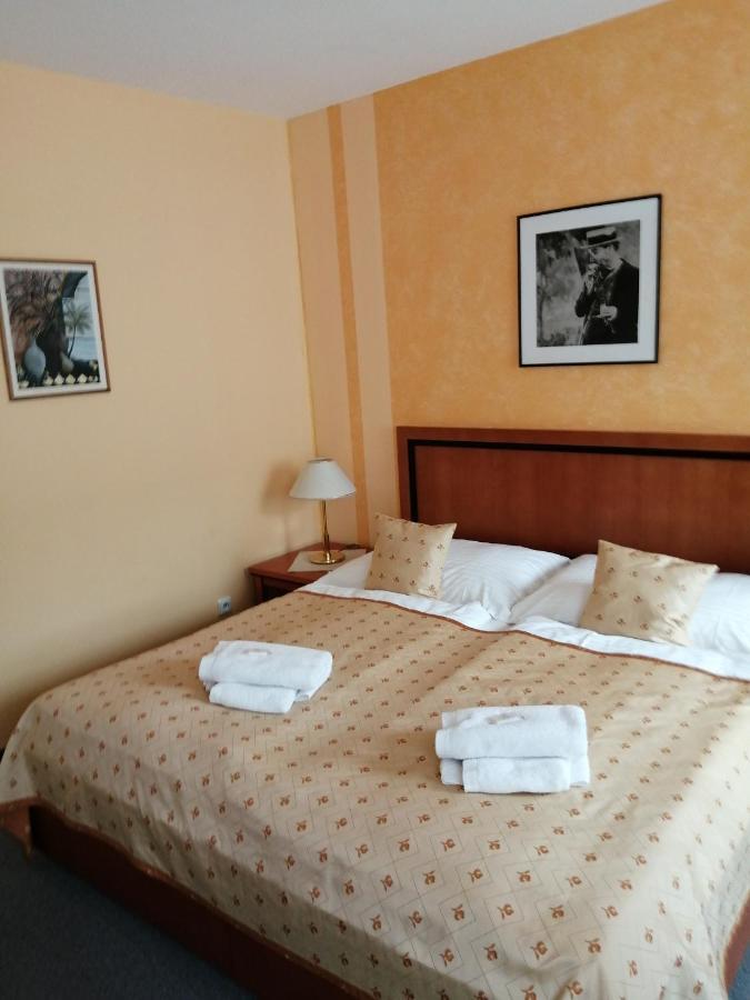 Apartmany Cesky Dvur Marianske Lazne Exterior photo