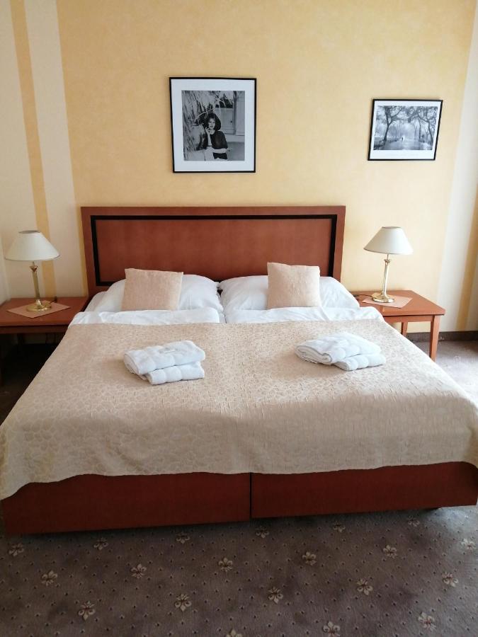 Apartmany Cesky Dvur Marianske Lazne Exterior photo